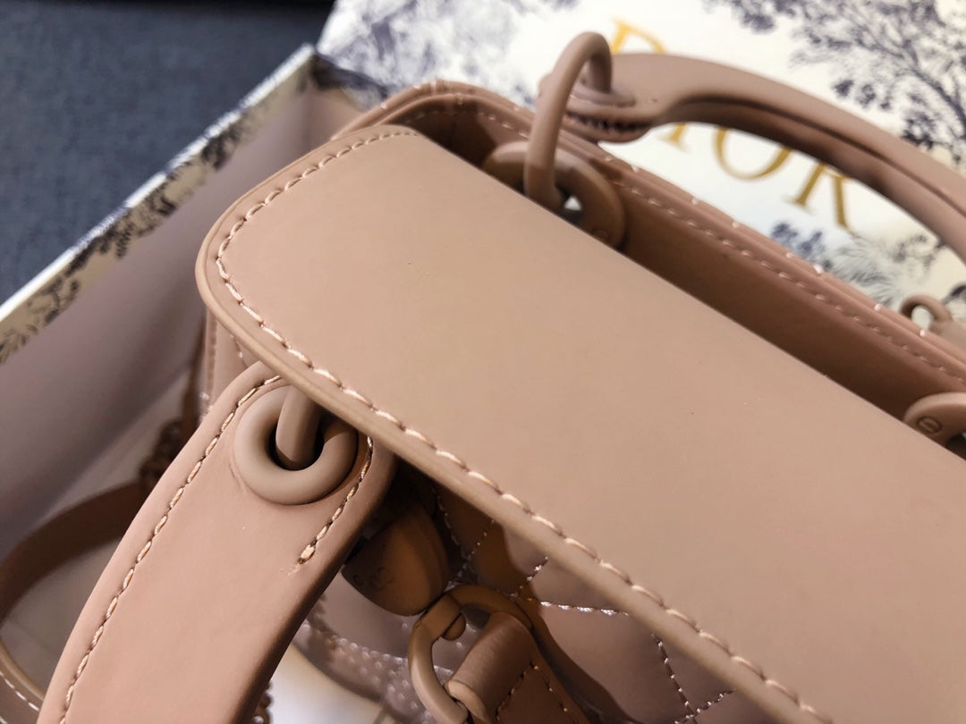 MINI LADY 17 BAG IN CAMEL BROWN CALFSKIN