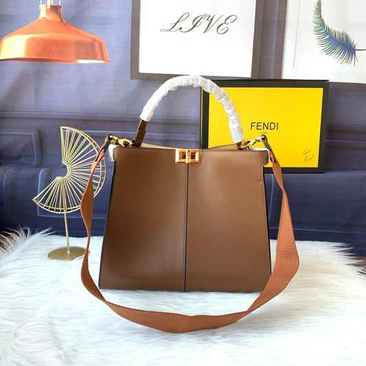 Peekaboo X-lite medium 30cm Bag tan lambskin gold hardware