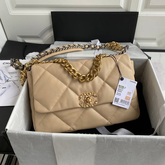 CC LARGE 30 FLAP BAG IN BEIGE CREAM LAMBSKIN