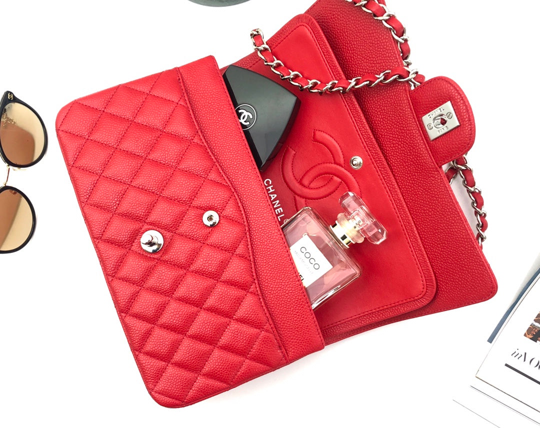 FLAP BAG MEDIUM 25CM RED CAVIAR SILVER HARDWARE