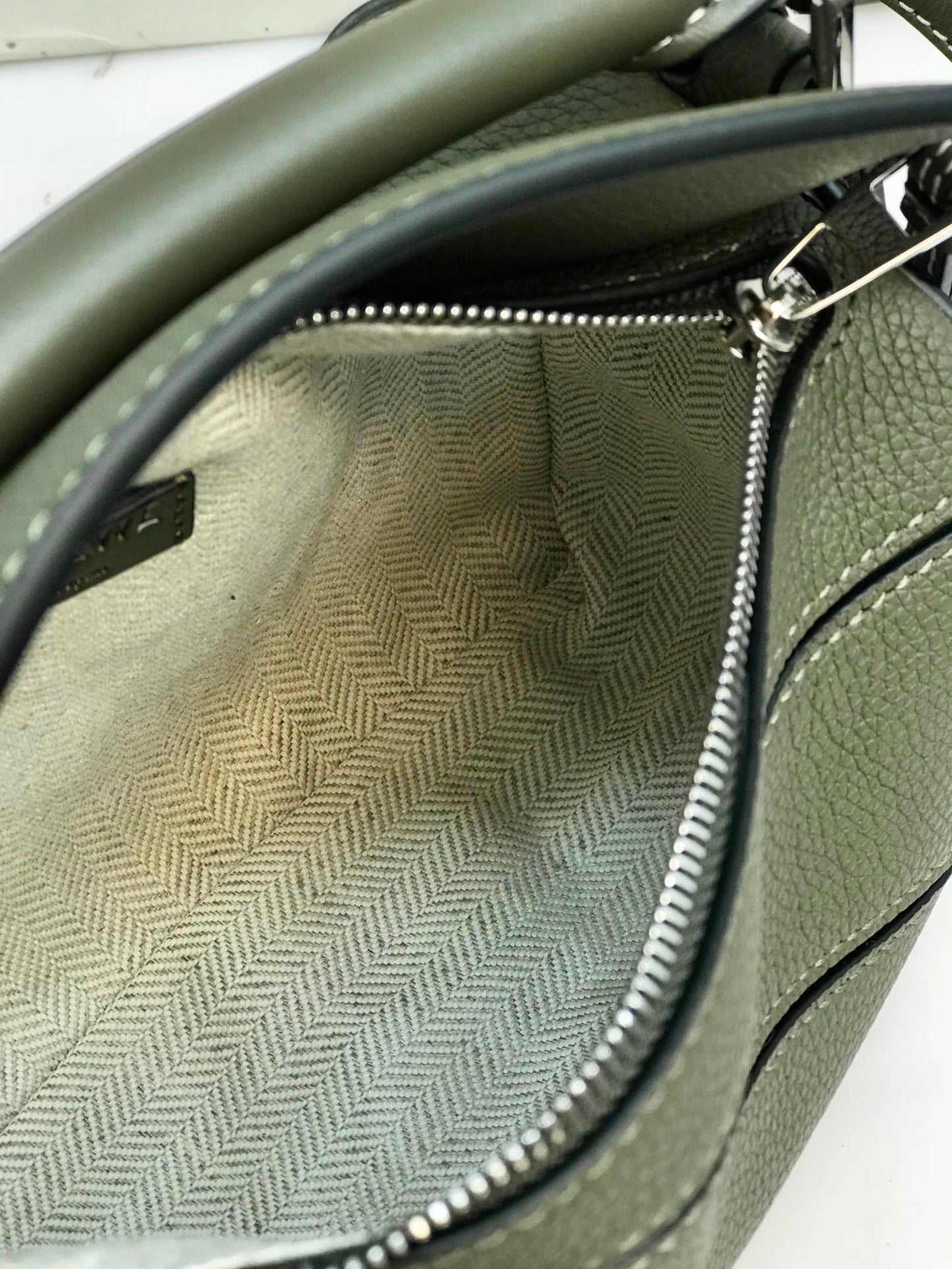 LOE MINI 18 PUZZLE BAG IN JUNIPER GREEN CALFSKIN