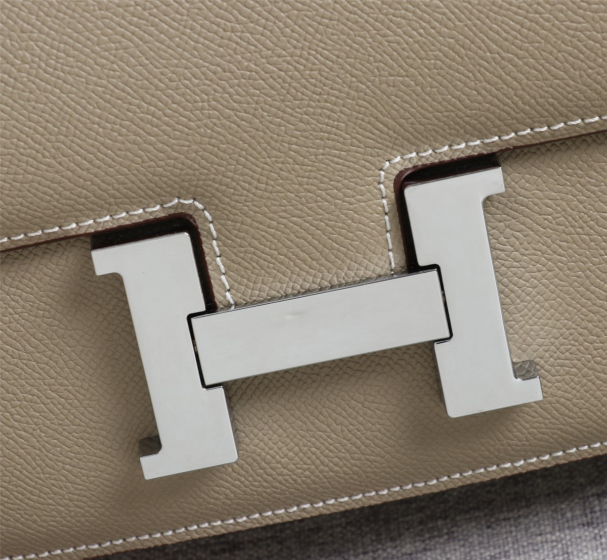 HM CONSTANCE BAGS 22 KHAKI LAMBSKIN SILVER BUCKLE