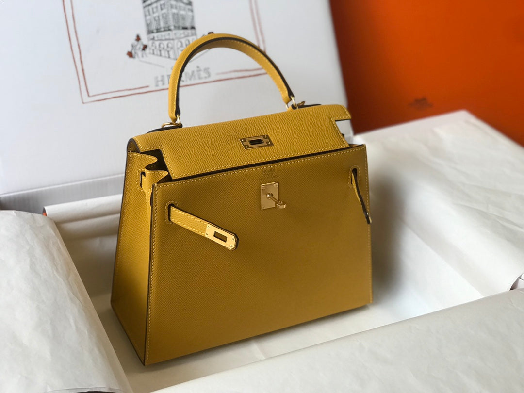 HM KELLY 32CM BAG IN YELLOW CALFSKIN GOLD HARDWARE