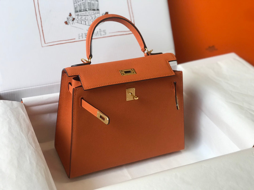 HM KELLY 32CM BAG IN ORANGE CALFSKIN GOLD HARDWARE