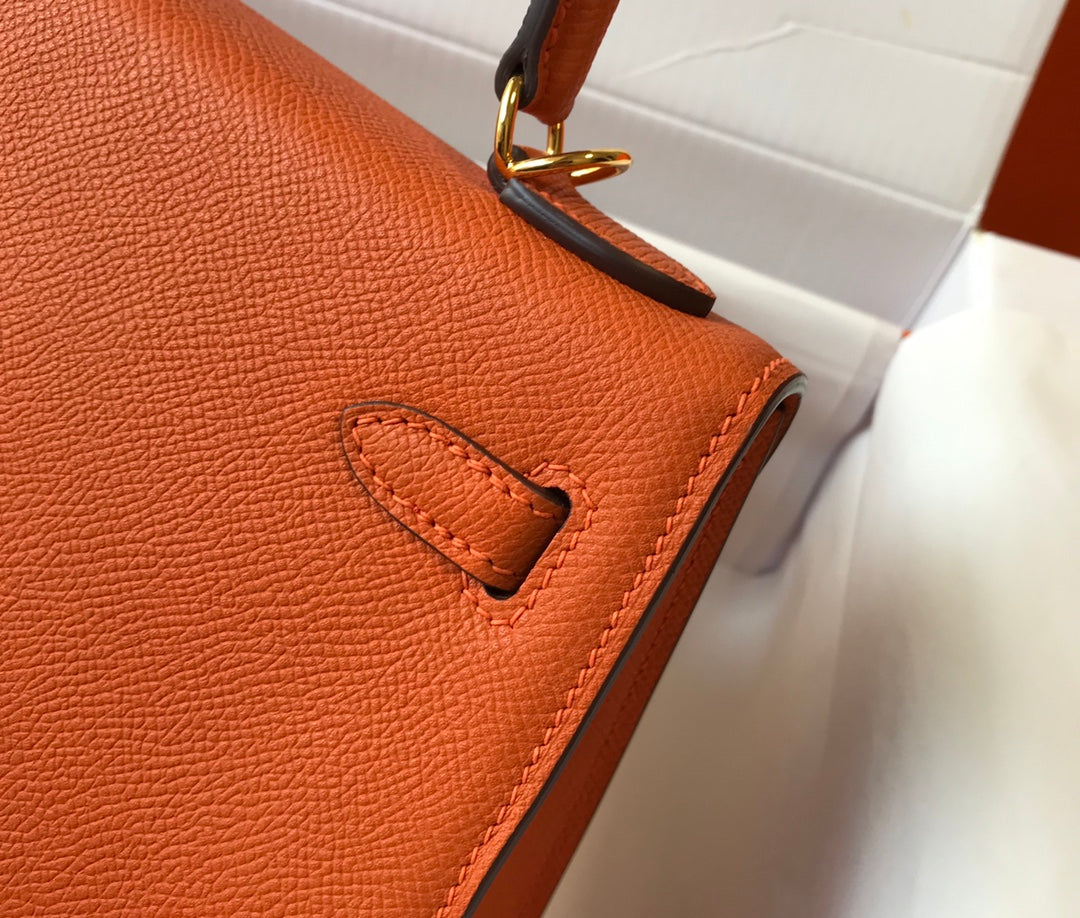 HM KELLY 32CM BAG IN ORANGE CALFSKIN GOLD HARDWARE