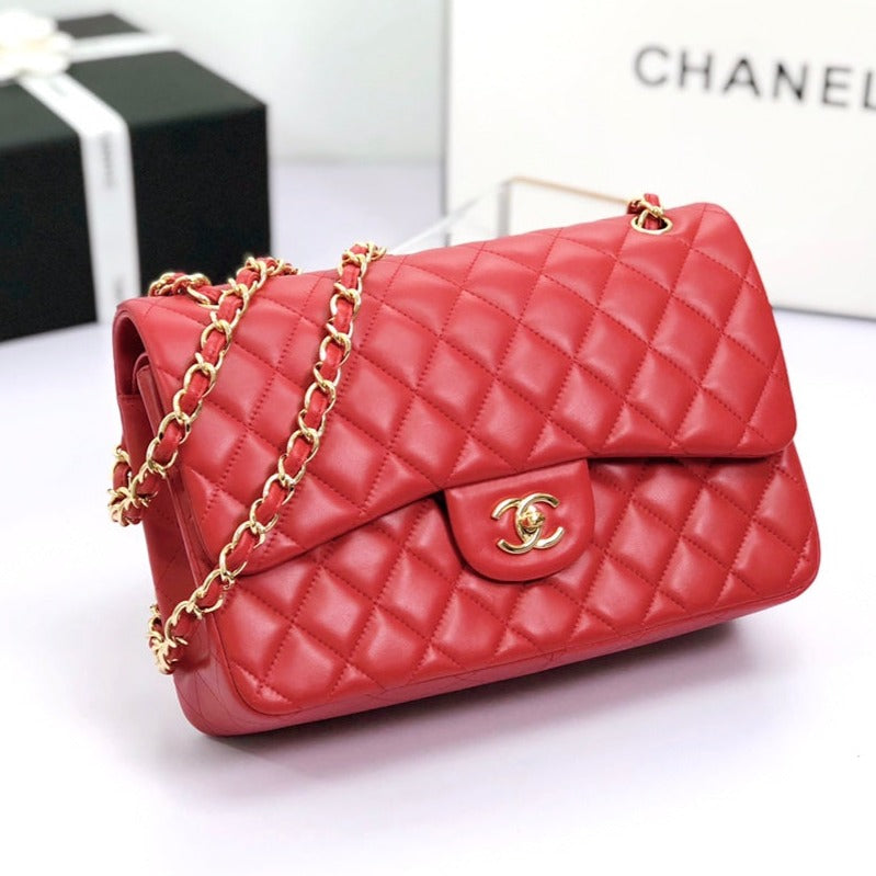 FLAP BAG JUMBO 30CM RED LAMBSKIN GOLD HARDWARE