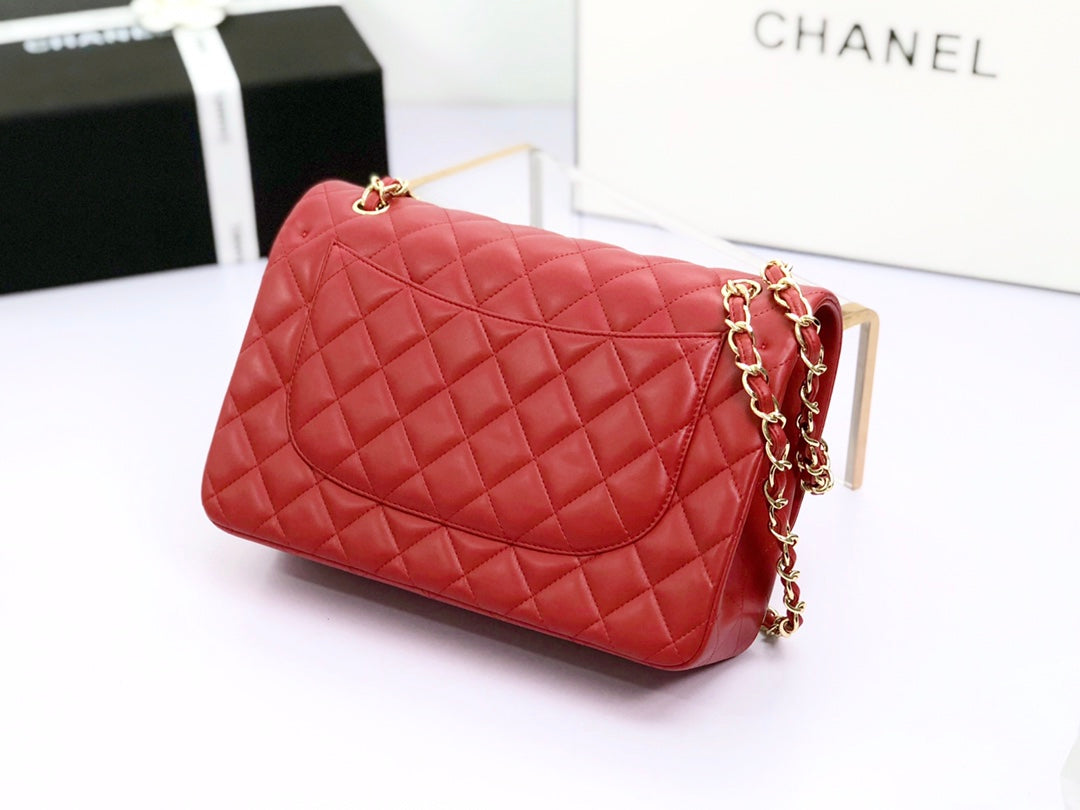 FLAP BAG JUMBO 30CM RED LAMBSKIN GOLD HARDWARE