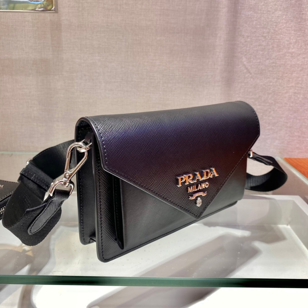 ENVELOPE FLAP BAG 20 IN BLACK SAFFIANO LEATHER