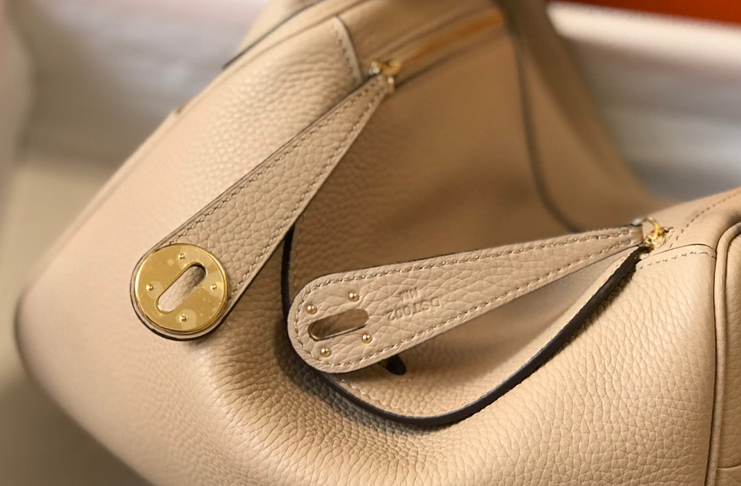 HM LINDY 30 BAG BEIGE CALFSKIN