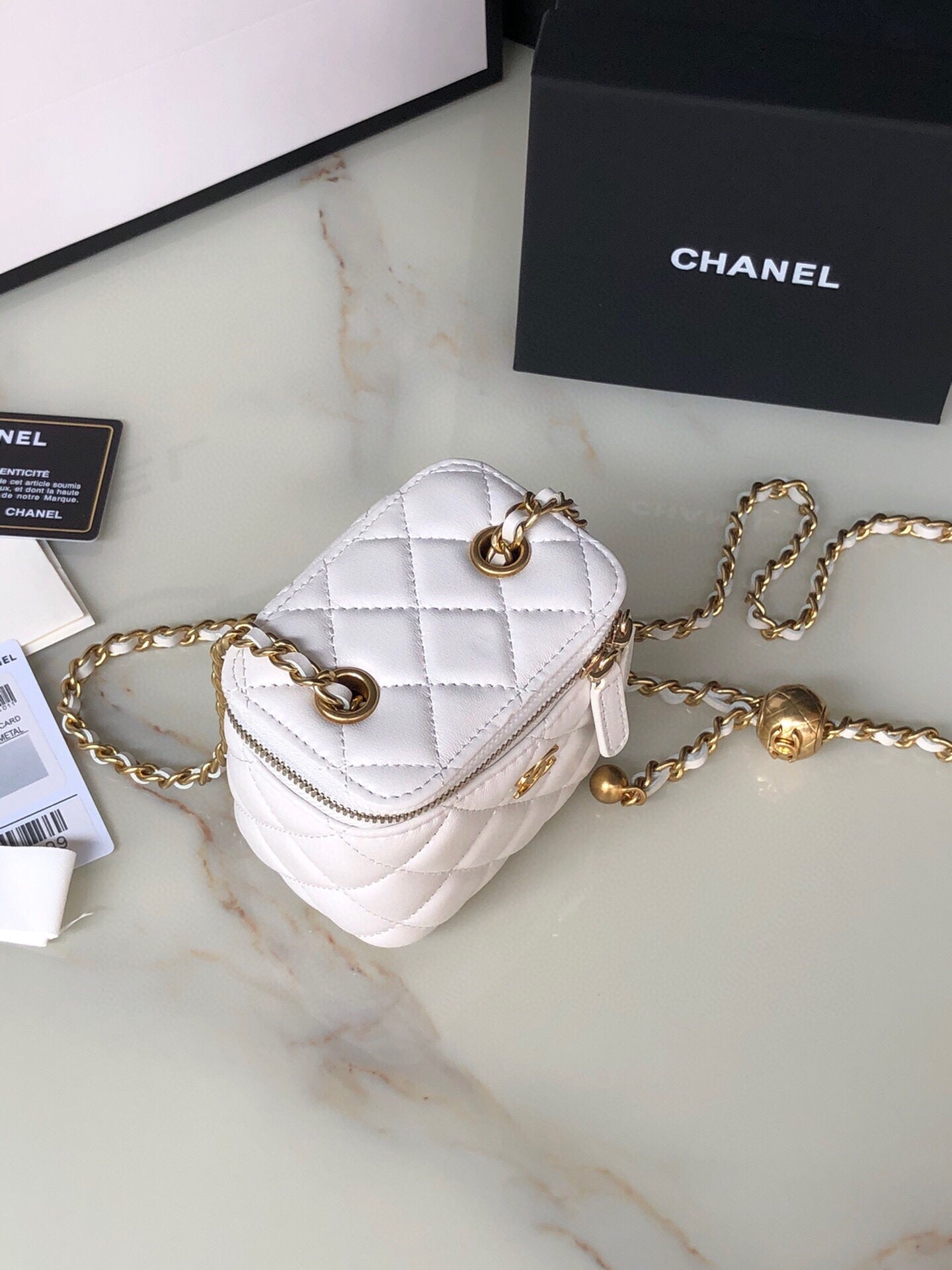 CC MINI 11 VANITY CHAIN IN WHITE CALFSKIN GOLD HARDWARE