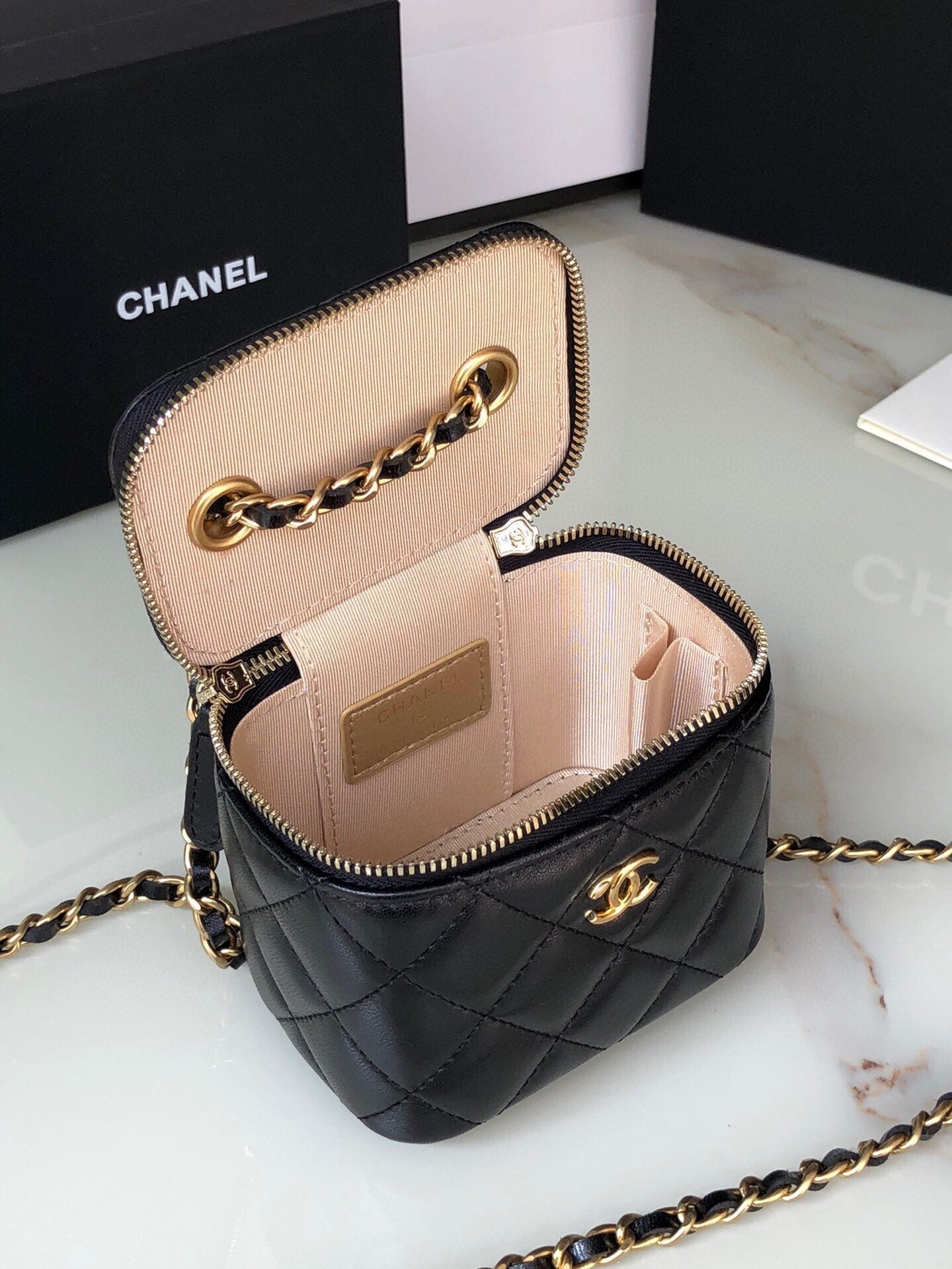 CC MINI 11 VANITY CHAIN IN BLACK CALFSKIN GOLD HARDWARE