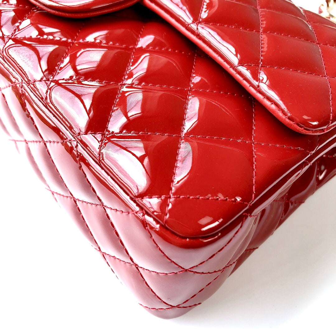 FLAP BAG MEDIUM 25CM RED PATENT CALFSKIN GOLD HARDWARE