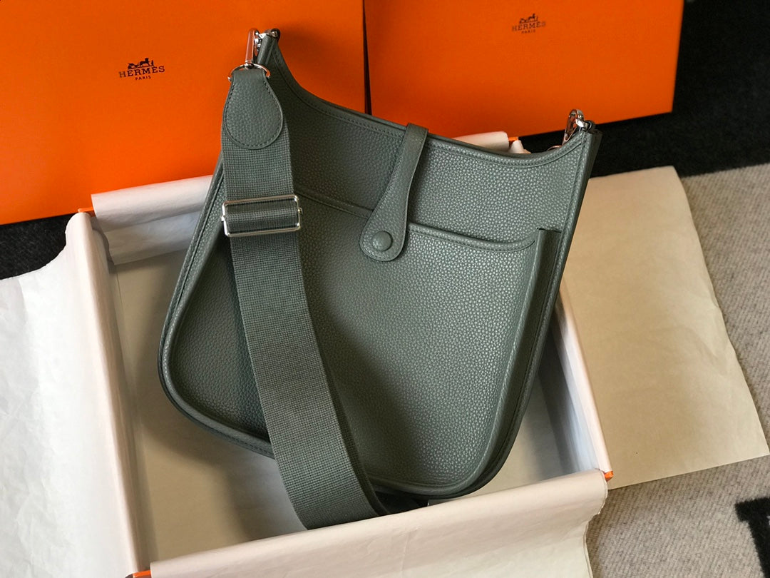 HM EVELYNE BAG 28 HUNTER GREEN CALFSKIN