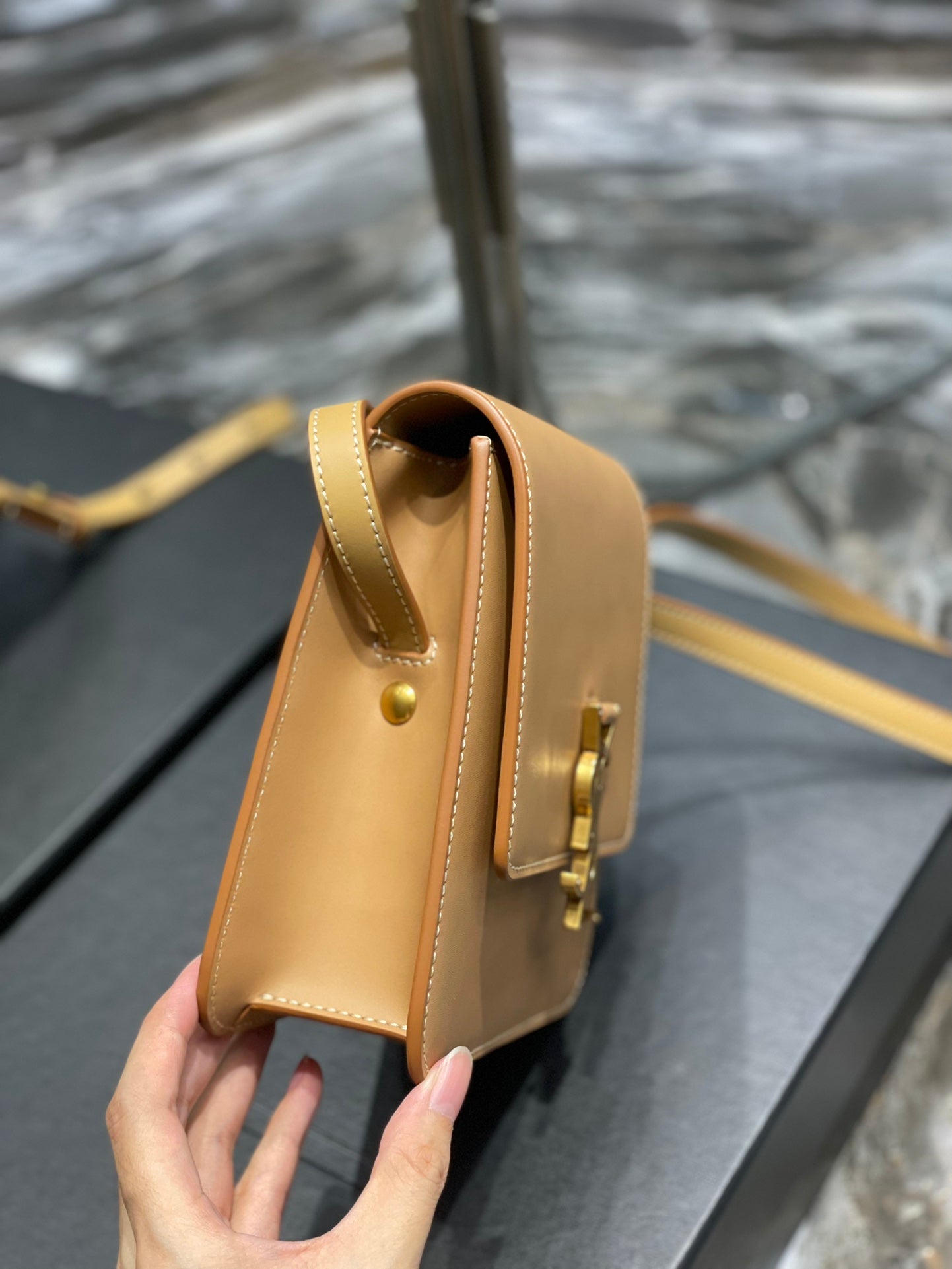 KAIA 18 HANDBAG IN YELLOW CREAM CALFSKIN