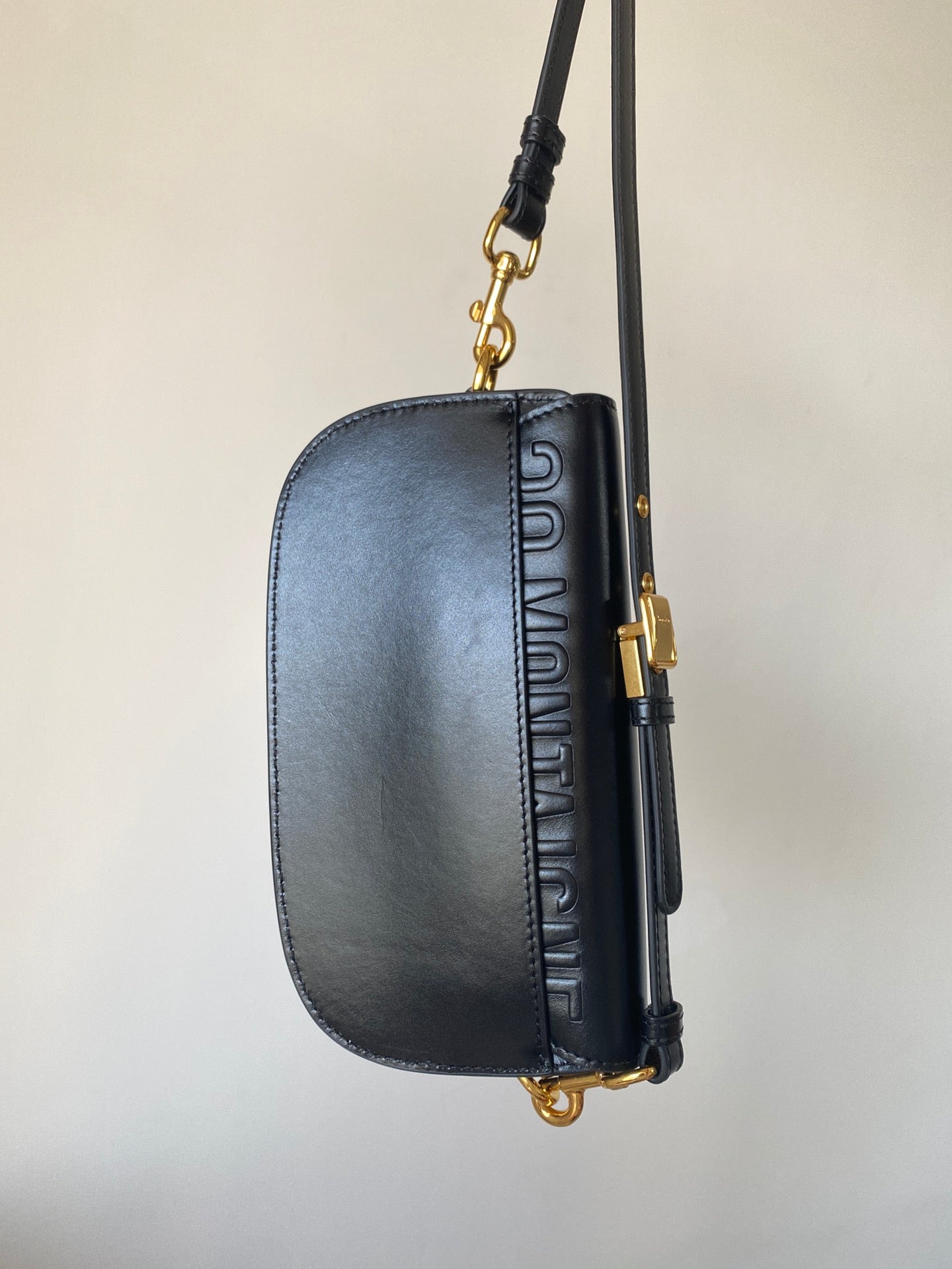 BOBBY EAST-WEST 22 BAG IN BLACK CALFSKIN