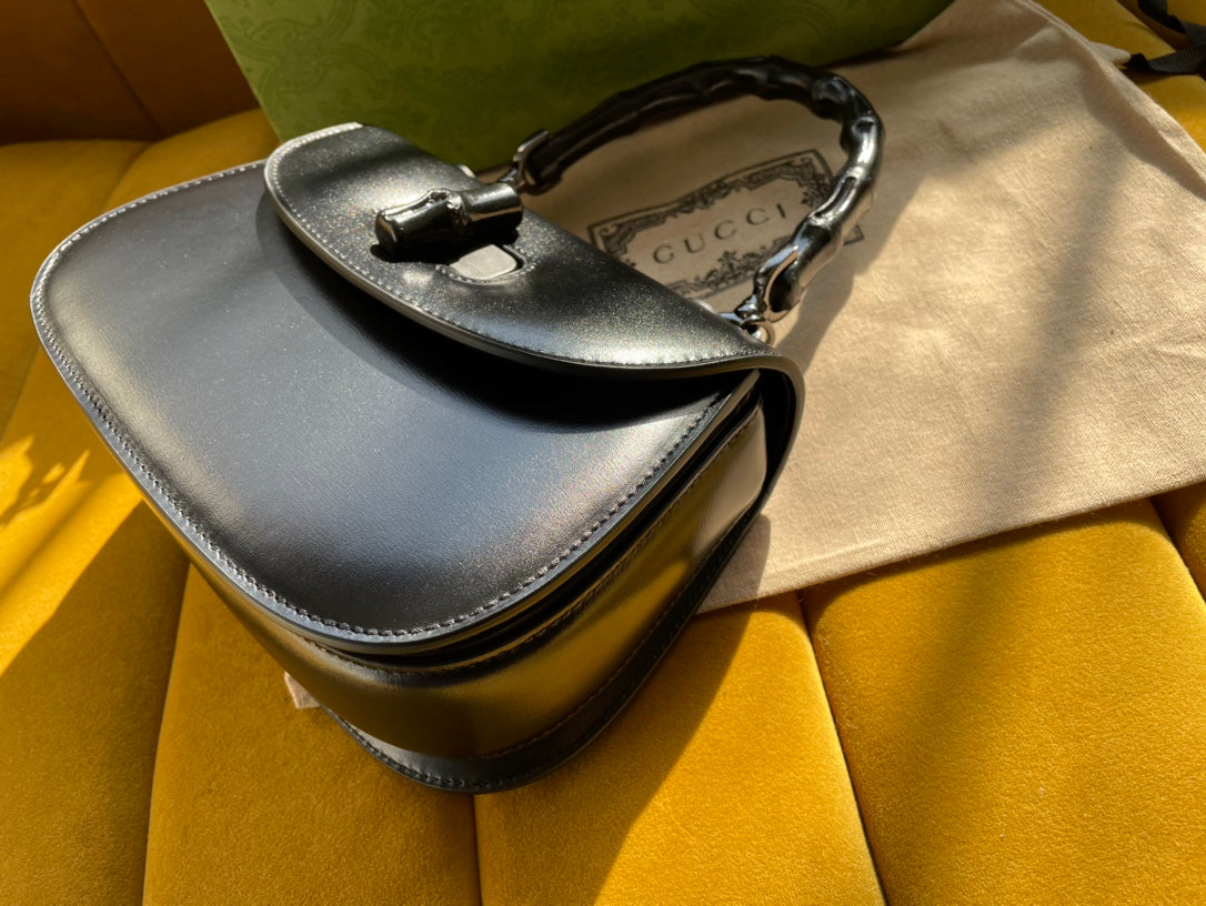 BAMBOO TOP HANDLE BAG 21 IN BLACK CALFSKIN