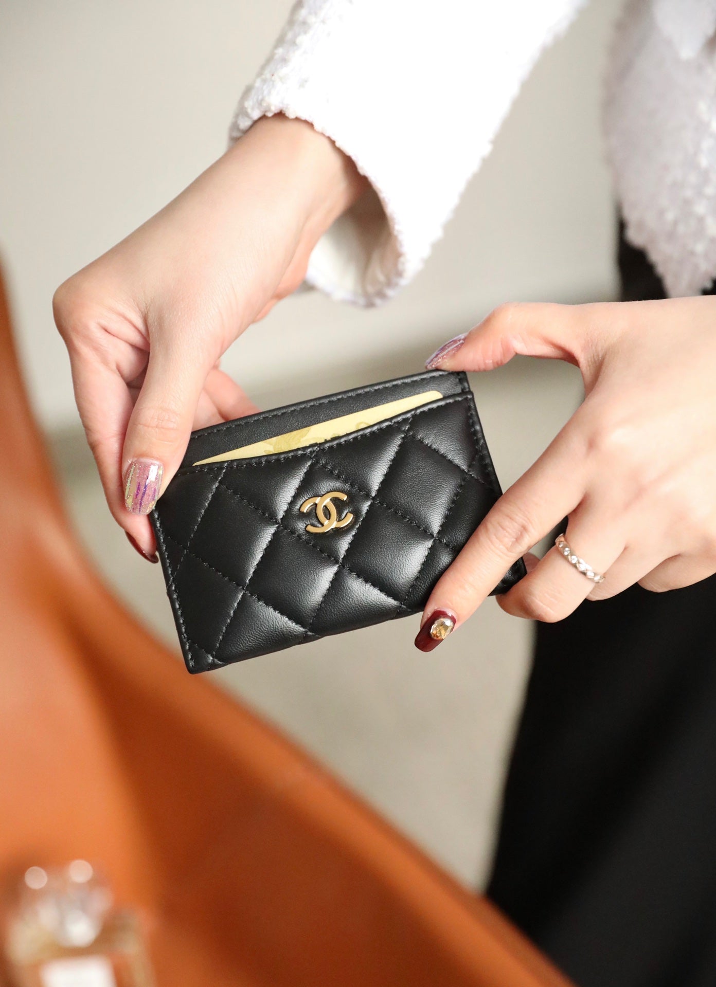 CC CARD HOLDER 11 BLACK CALFSKIN GOLD ICON