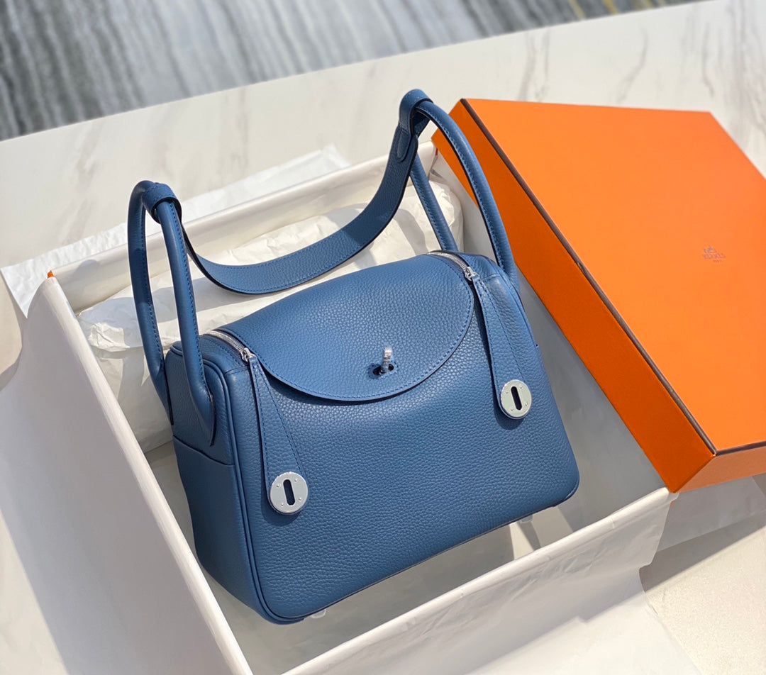 HM LINDY 30 BAG AZURE CALFSKIN