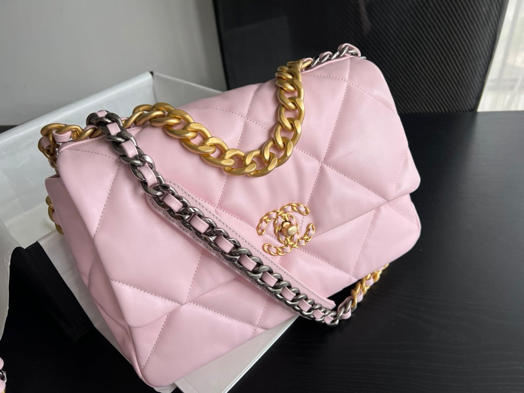 19 FLAP BAG 30 PINK GOATSKIN