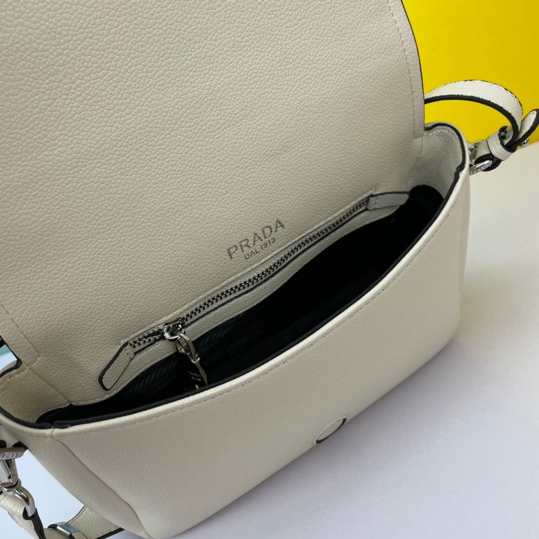 PRA 24 BAG WITH STRAP IN WHITE CALFSKIN