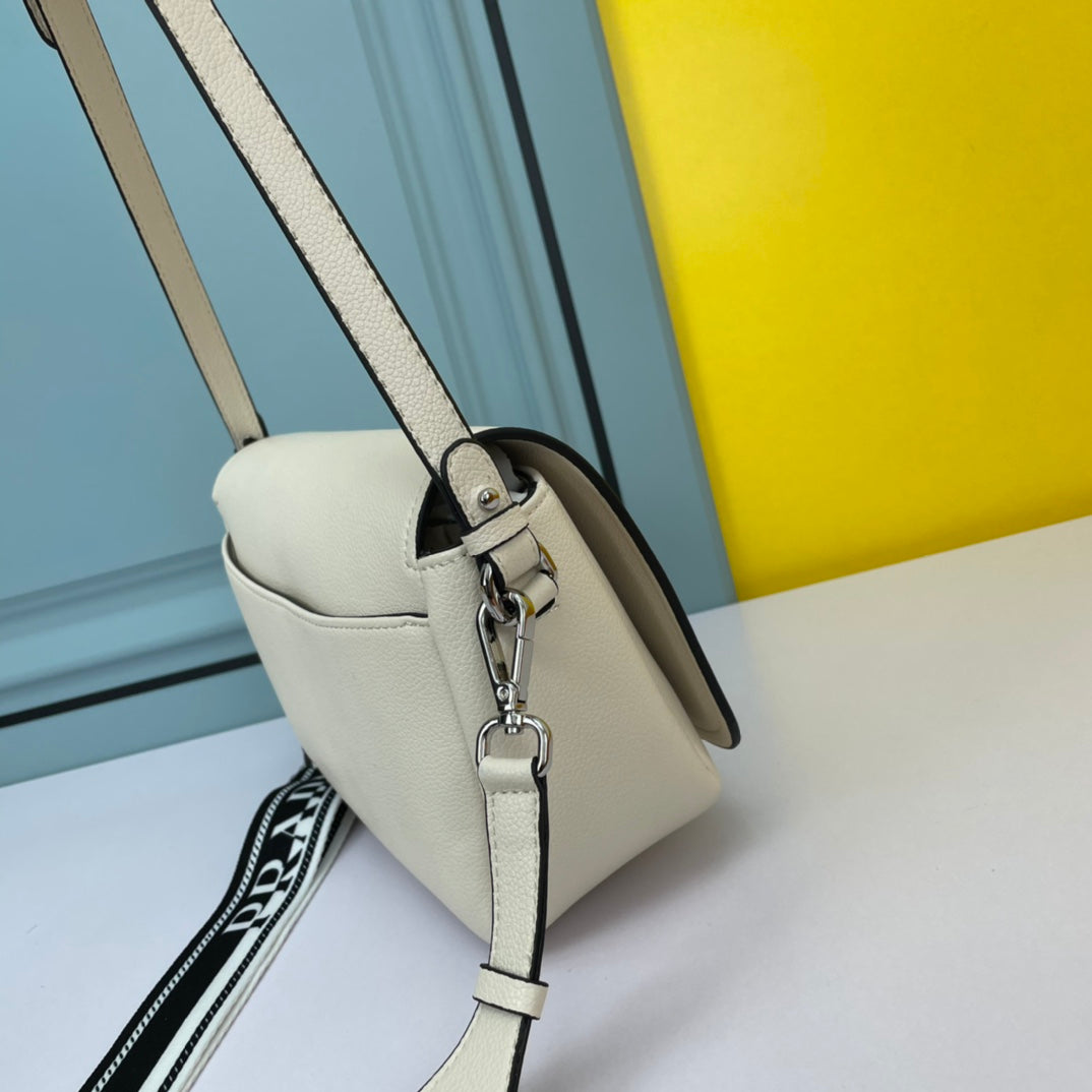 PRA 24 BAG WITH STRAP IN WHITE CALFSKIN