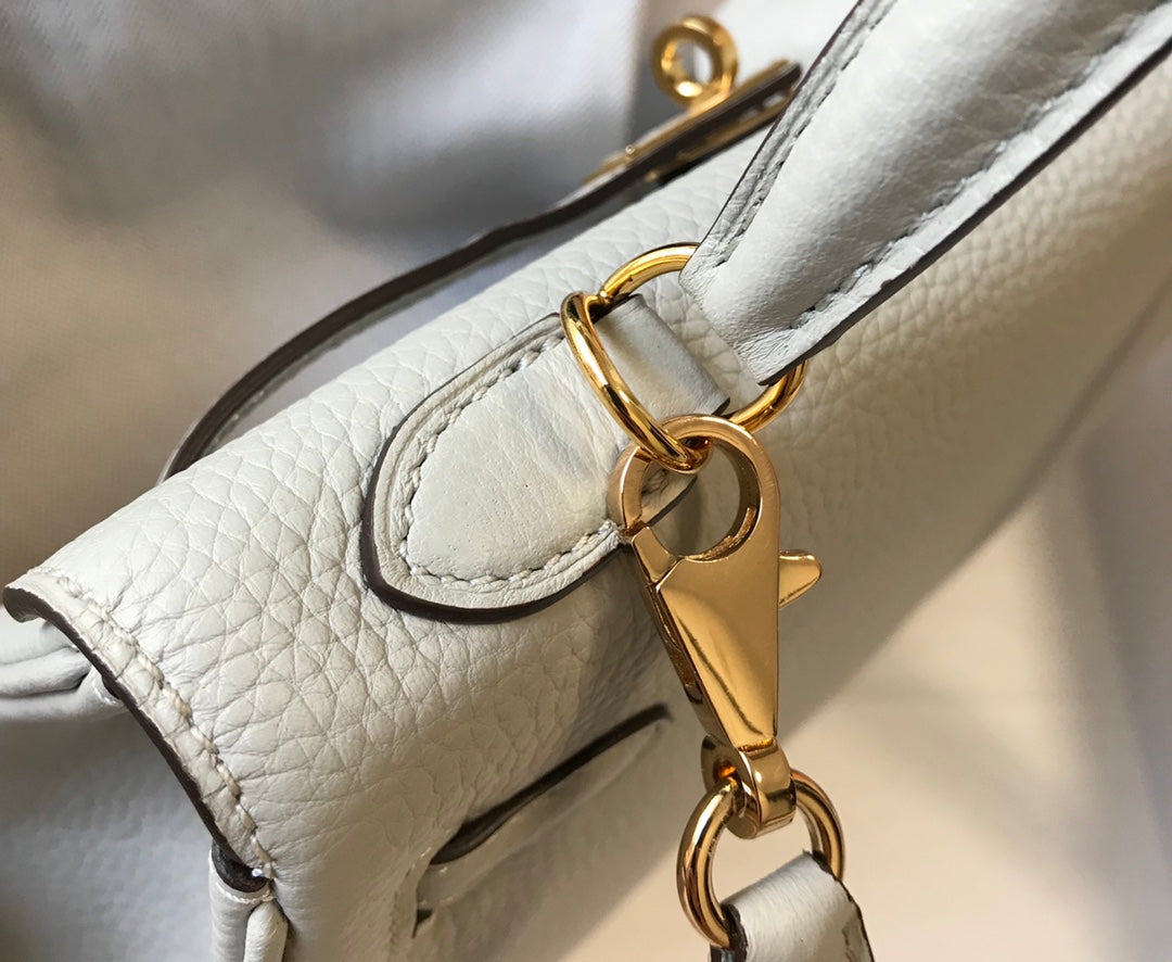 HM KELLY 32CM BAG IN WHITE CALFSKIN GOLD HARDWARE