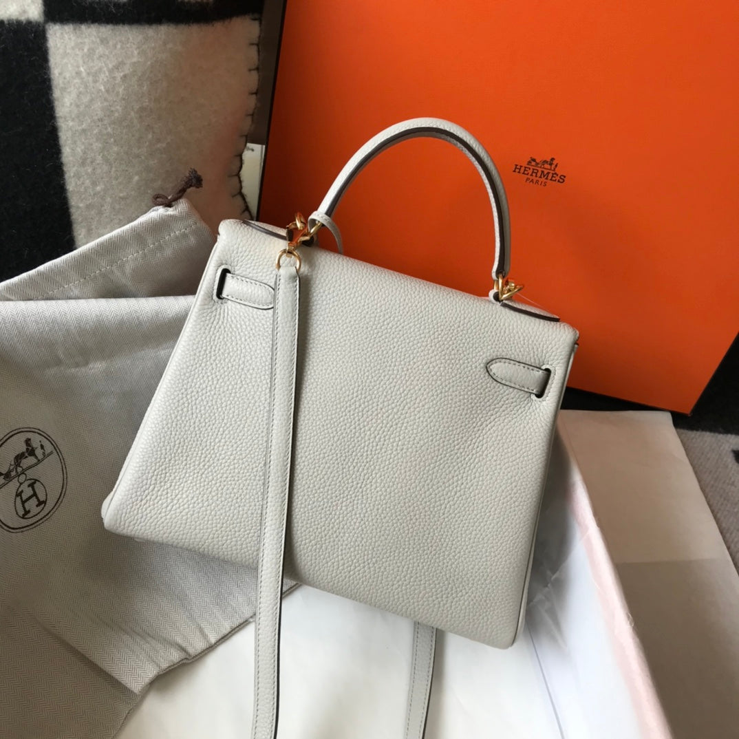 HM KELLY 32CM BAG IN WHITE CALFSKIN GOLD HARDWARE