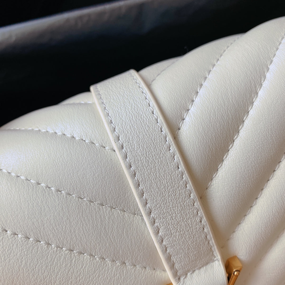 COLLEGE MEDIUM 24 IN WHITE LAMBSKIN GOLD HARDWARE