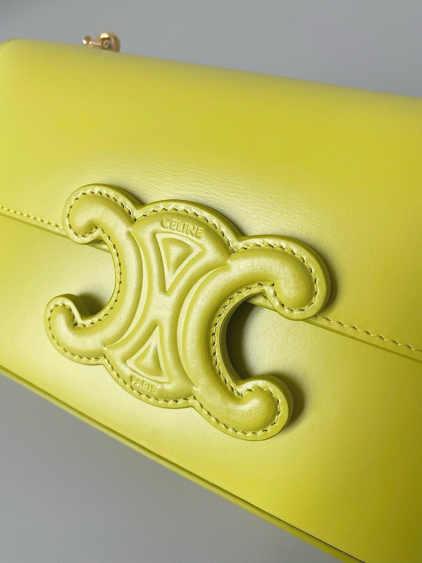 20 CHAIN EMBOSSED ARMPIT BAG CHARTREUSE YELLOW CALFSKIN