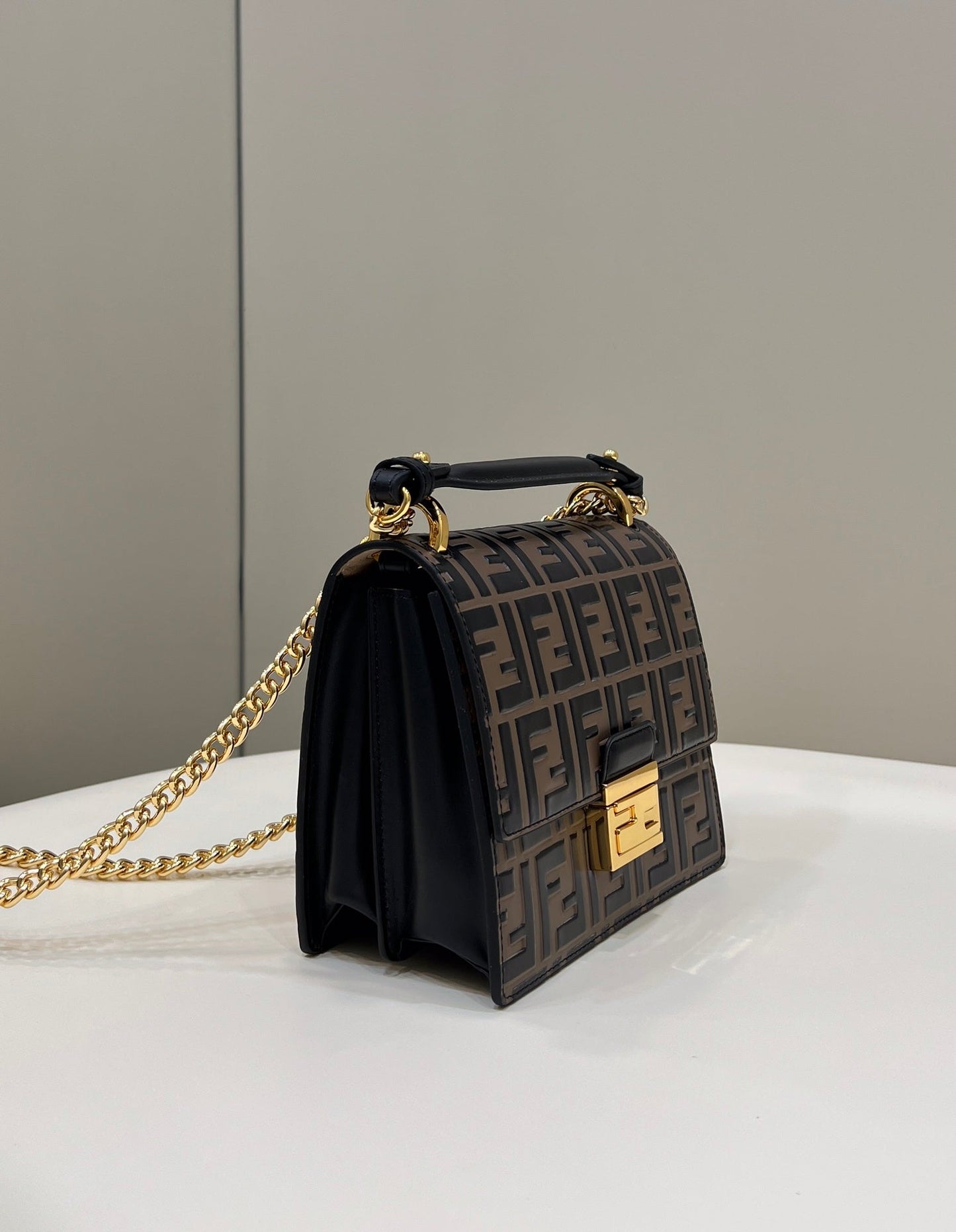 FENDI KANI 19 BAG IN BLACK MIX CHOCOLATE BROWN CALFSKIN WITH GOLD HARDWARE