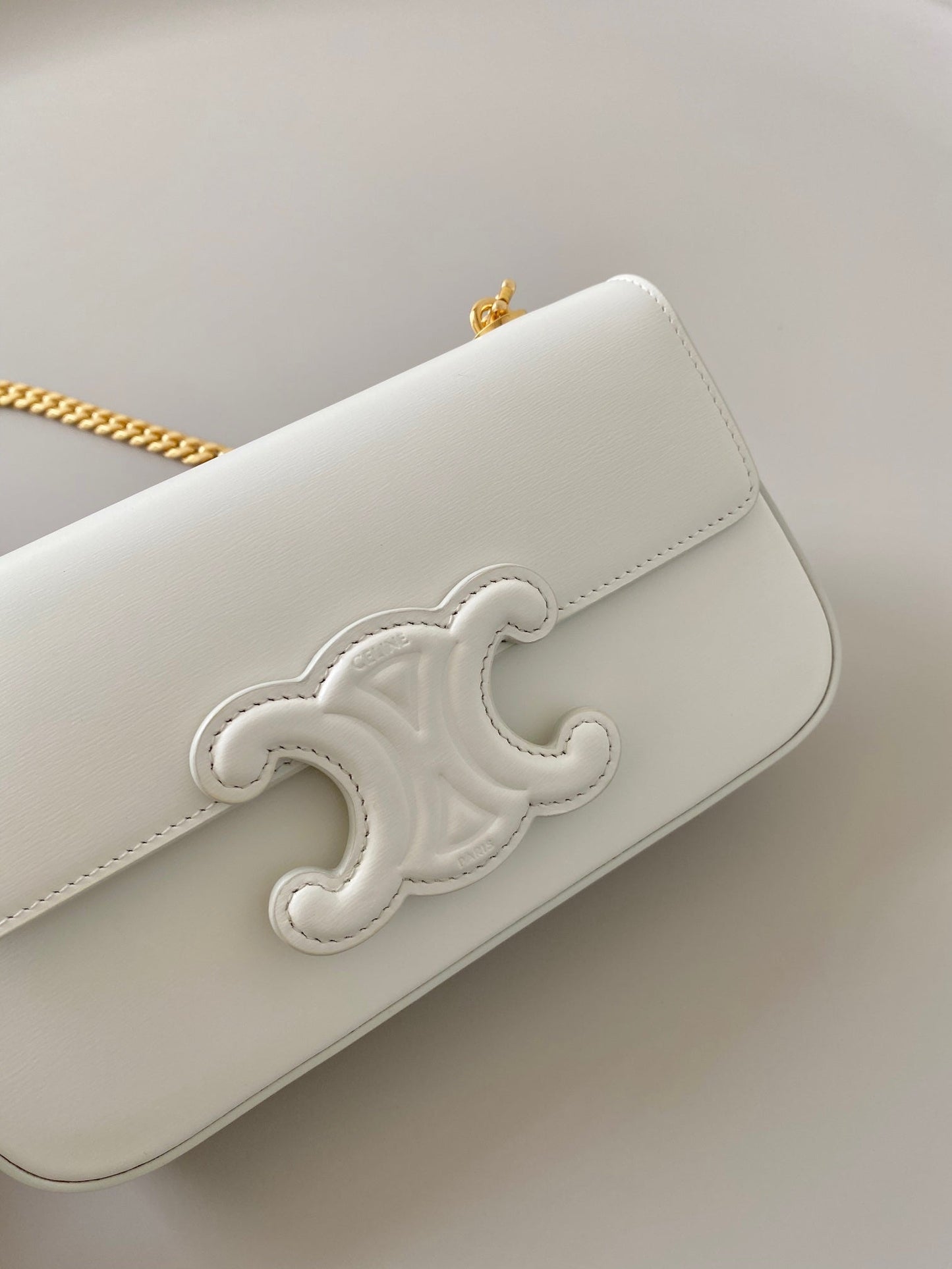 20 CHAIN EMBOSSED ARMPIT BAG WHITE CALFSKIN