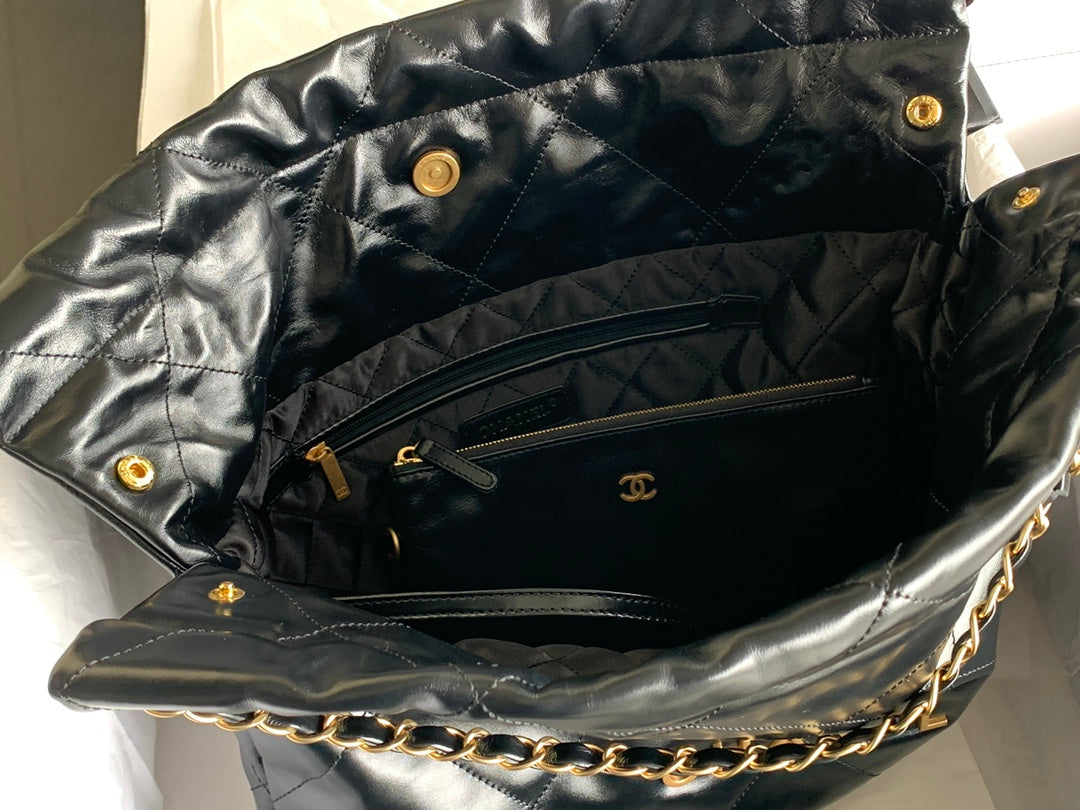 CC LARGE 42 BAG IN BLACK CALFSKIN GOLD HARDWARE