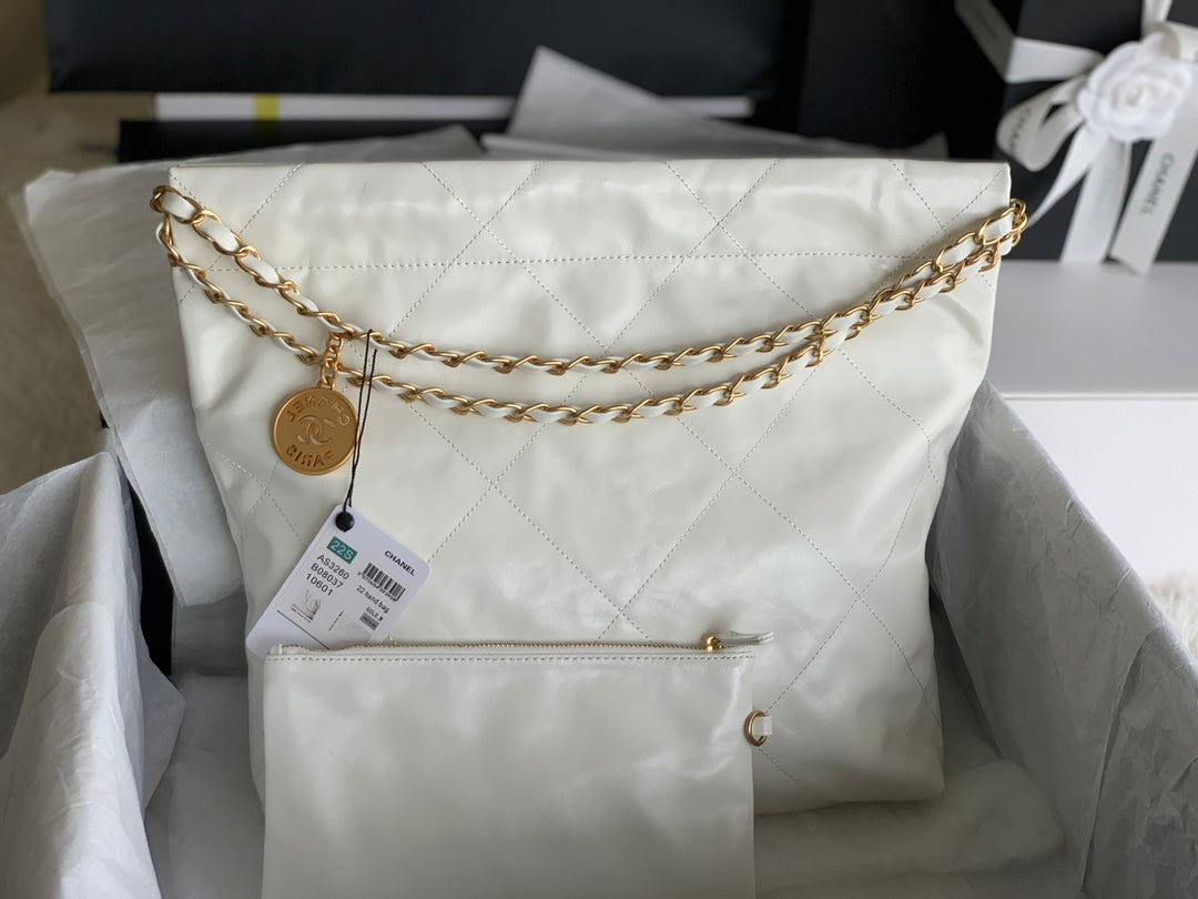 CC MEDIUM 37 HANDBAG IN WHITE SHINY CALFSKIN GOLD HARDWARE