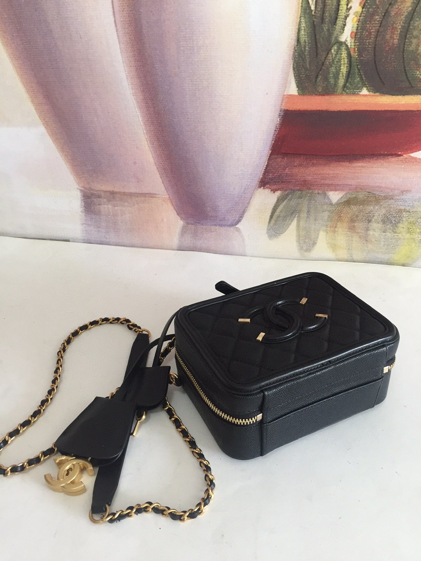 CC MINI 17 VANITY CASE IN BLACK CALFSKIN GOLD HARDWARE