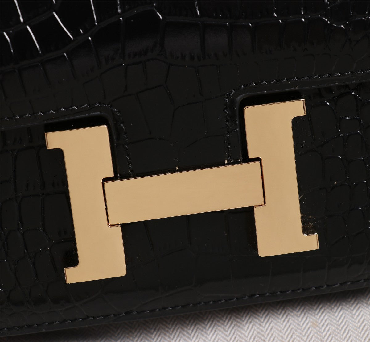 HM CONSTANCE 23 BLACK ALLIGATOR GOLD HARDWARE