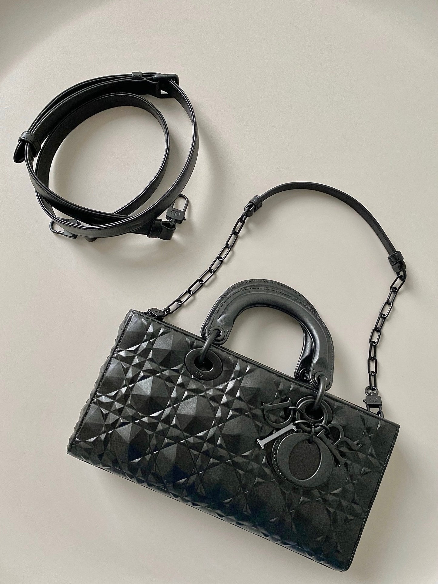 MEDIUM D-JOY BAG 26 IN BLACK CALFSKIN