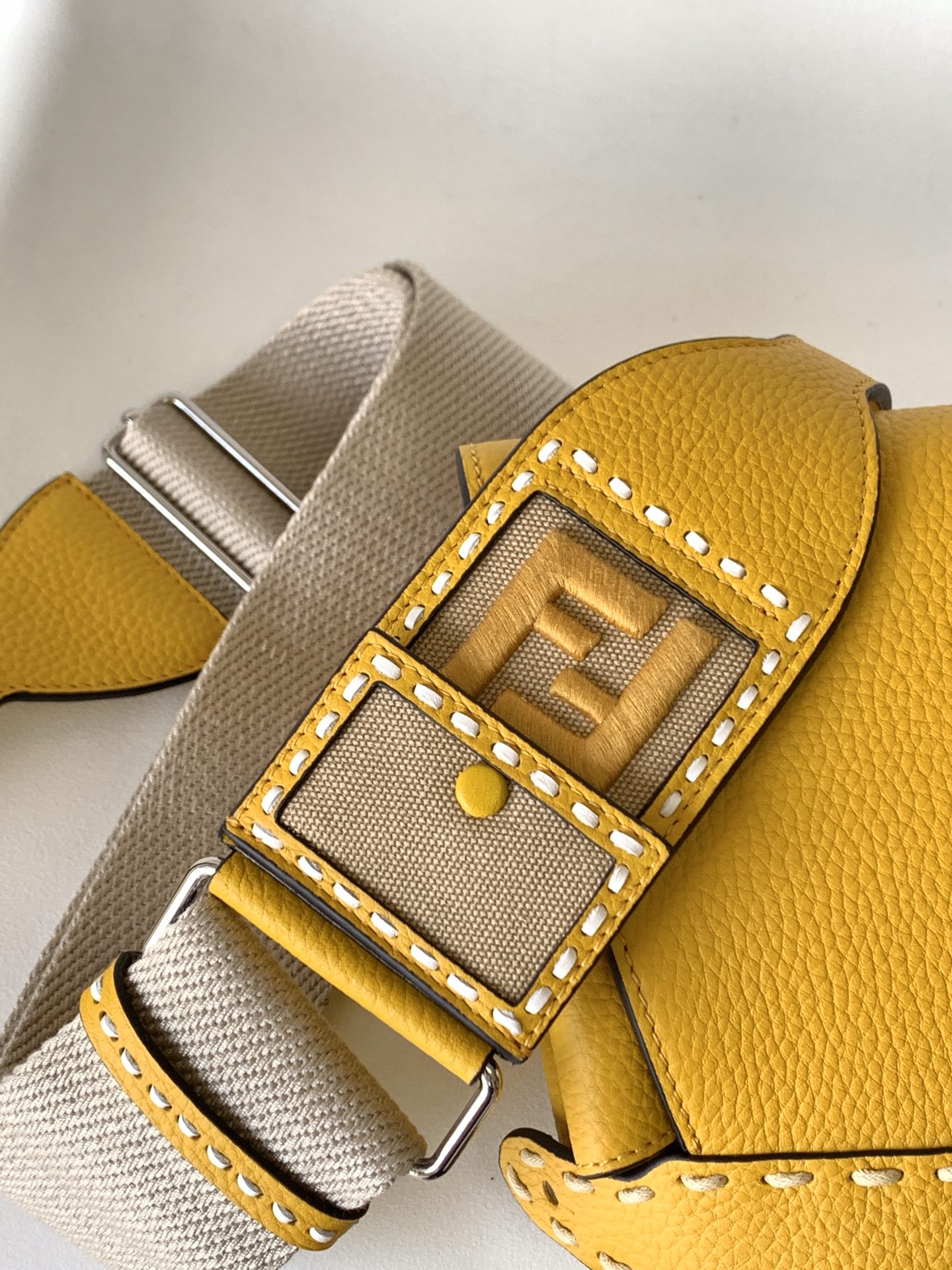 Peekaboo Mini Selleria Bag 23cm yellow leather shw with 220 hand-sewn stitches