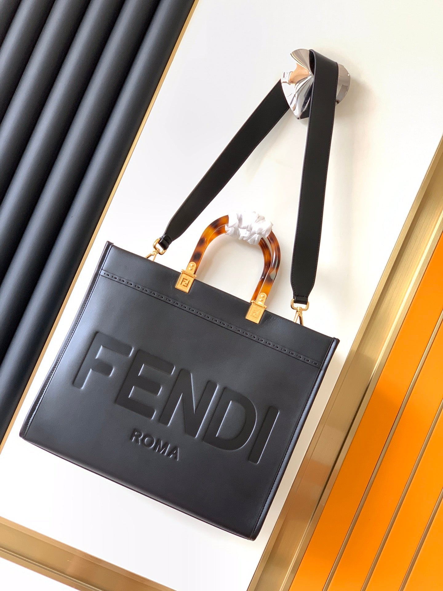 Fend Sunshine Medium Bag 35 Black Leather