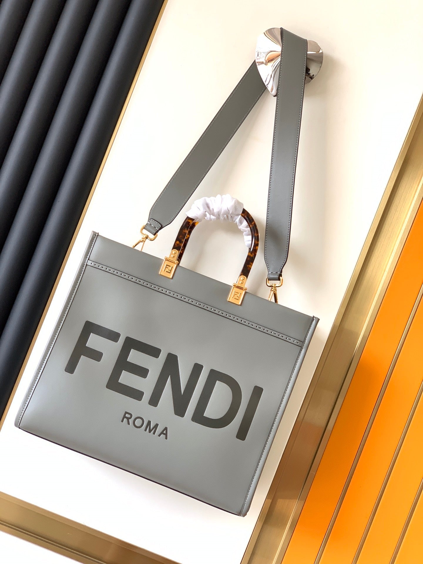 Fend Sunshine Medium Bag 35 Grey Leather