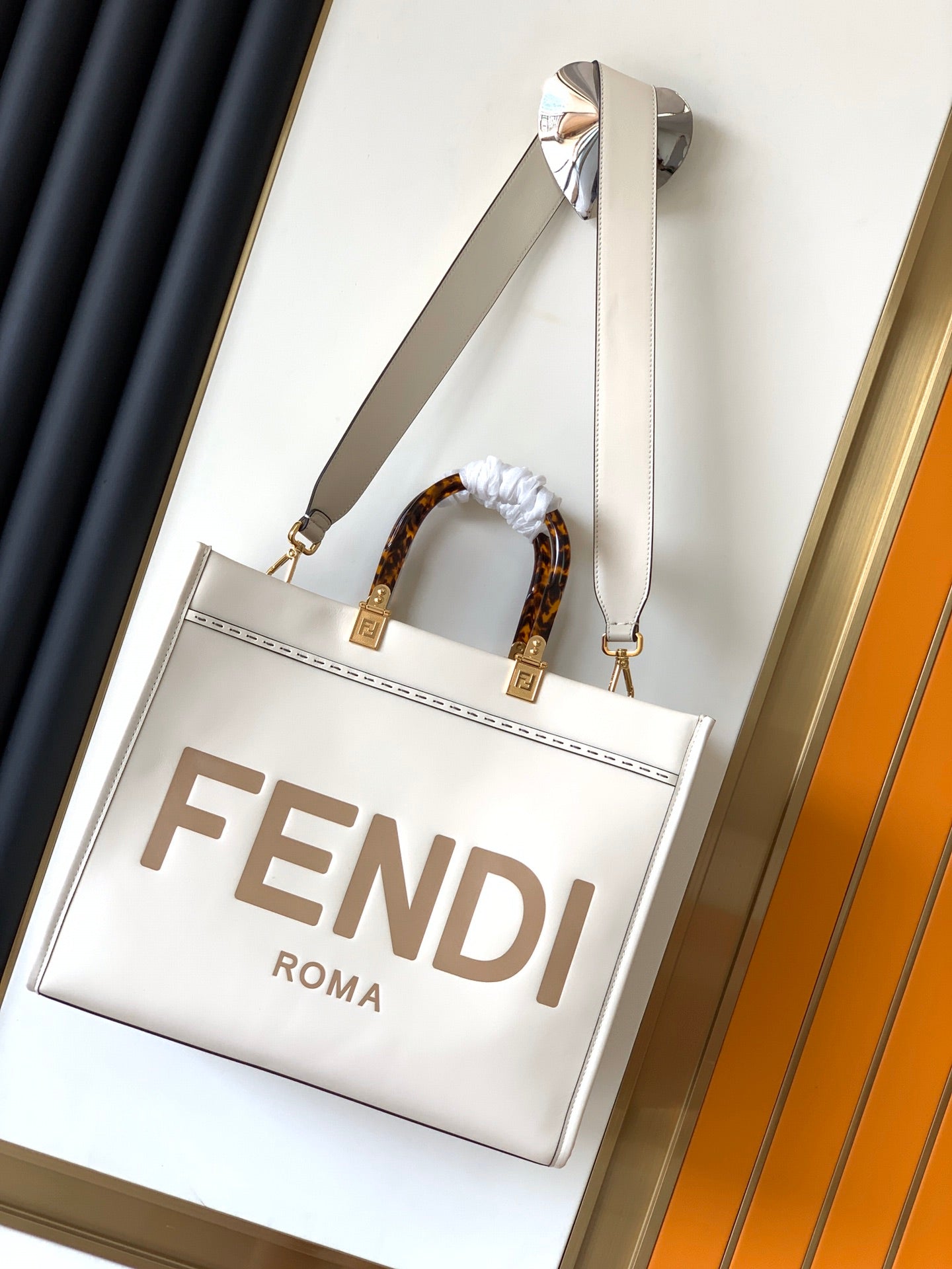 Fend Sunshine Medium Bag 35 White Leather