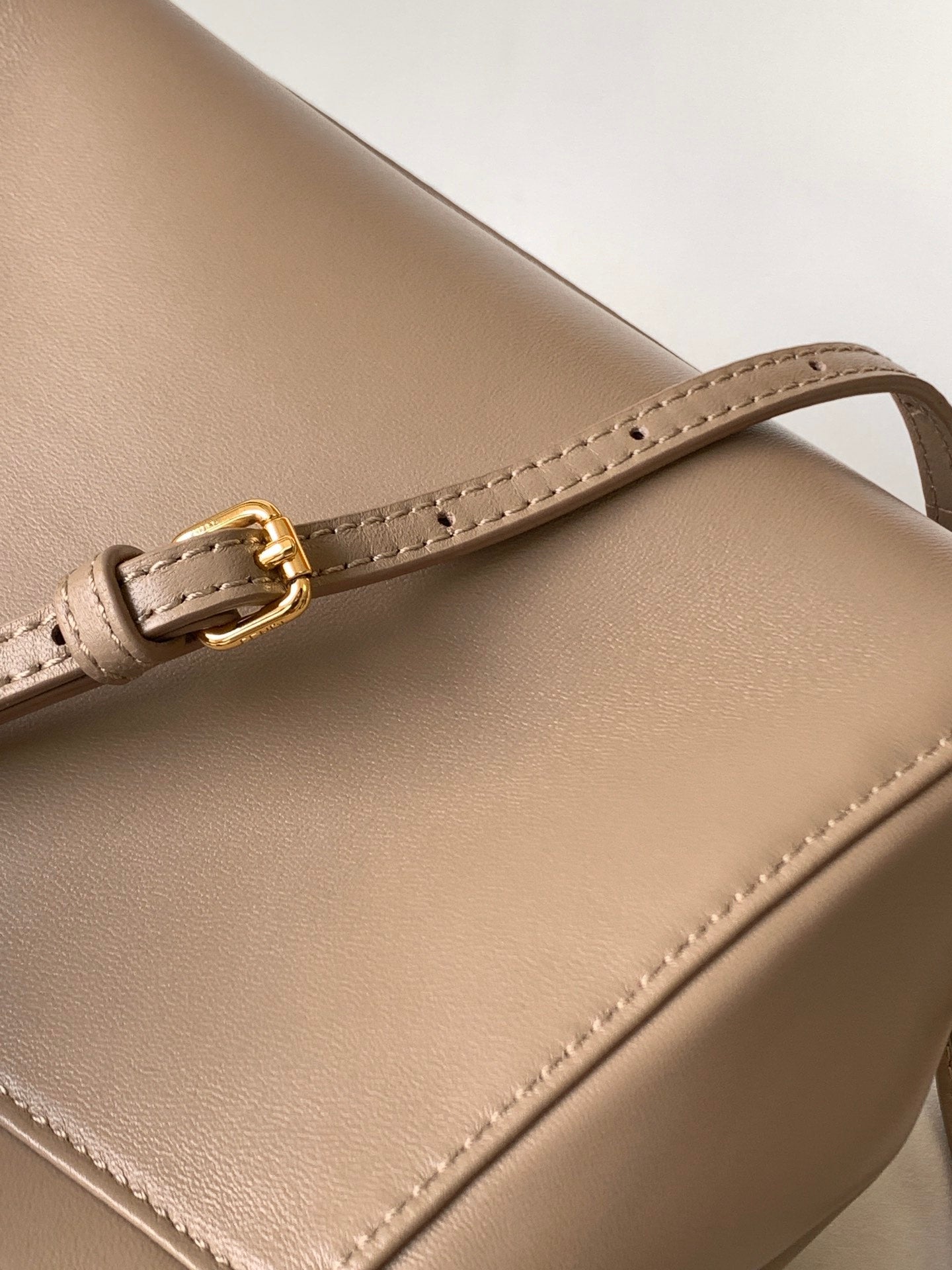 Peekaboo Mini 23cm Bag light brown lambskin gold hardware