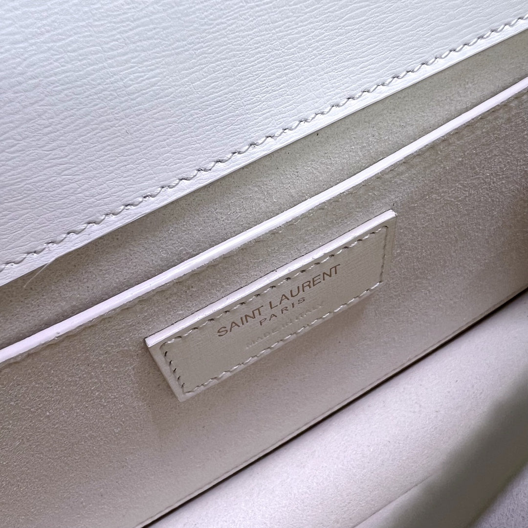 SUNSET MEDIUM 22 IN WHITE CALFSKIN GOLD HARDWARE