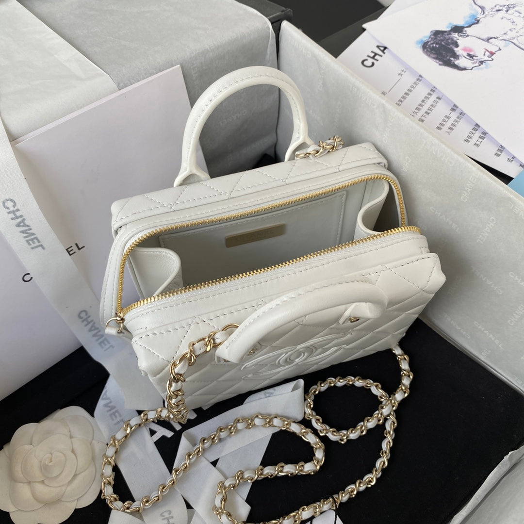 CC MINI 15 BOX BAG IN WHITE CALFSKIN GOLD HARDWARE