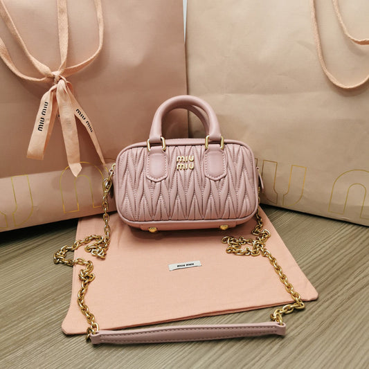 TOO PRETTY 17 HANDBAG IN LIGHT PINK LAMBSKIN