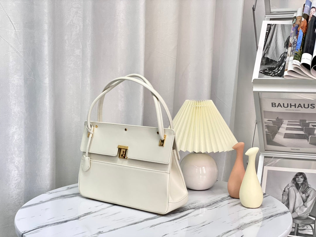 PARISIENNE 30 HANDBAG IN WHITE SMOOTH CALFSKIN