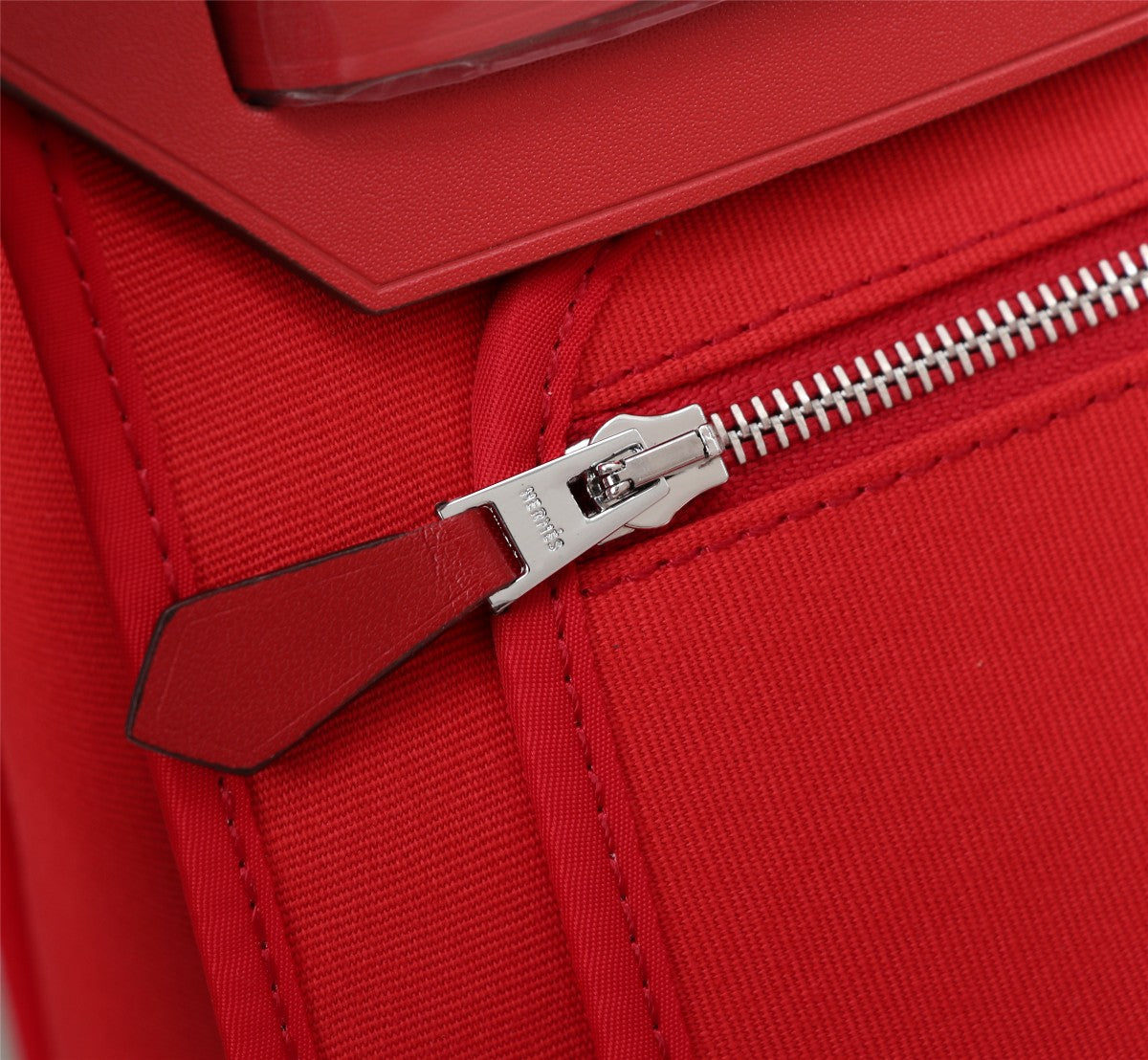 HM HERBAG ZIP 31 RED CANVAS