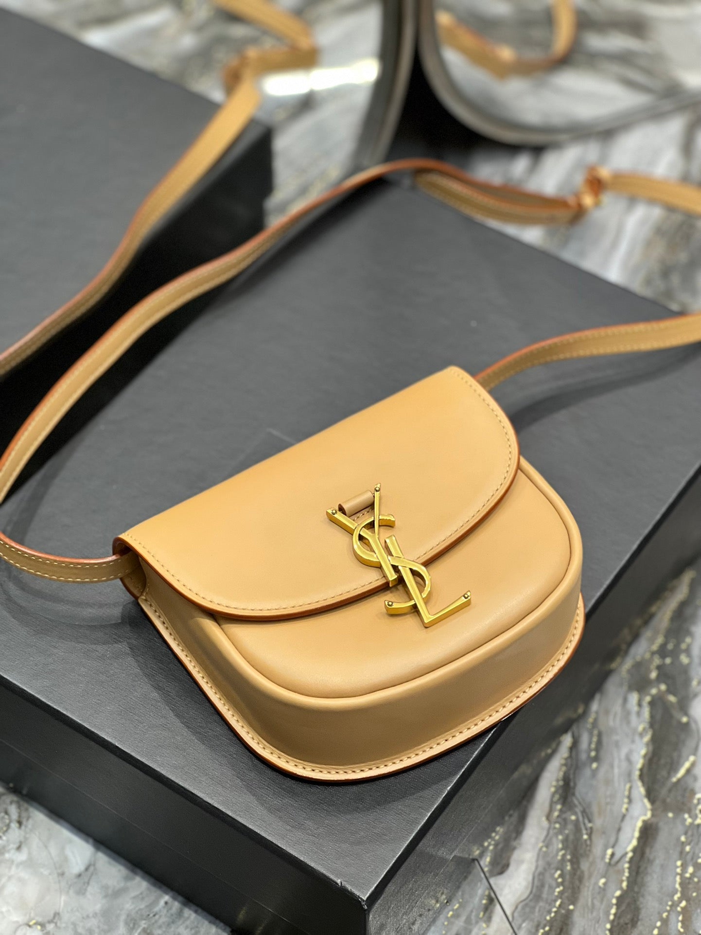 KAIA SMALL 18 HANDBAG IN YELLOW CREAM CALFSKIN