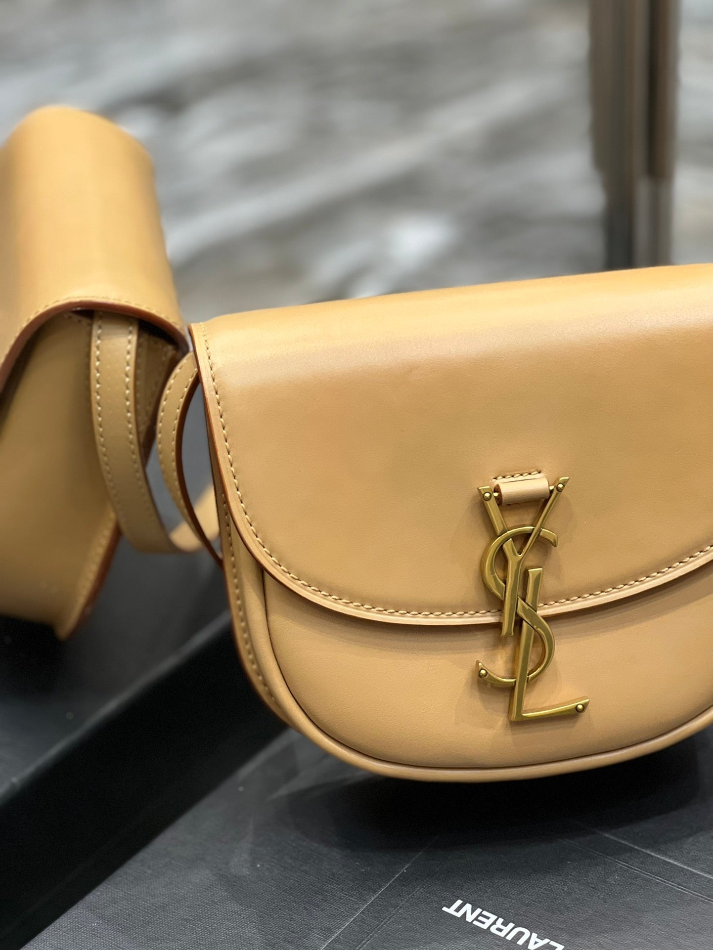 KAIA SMALL 18 HANDBAG IN YELLOW CREAM CALFSKIN