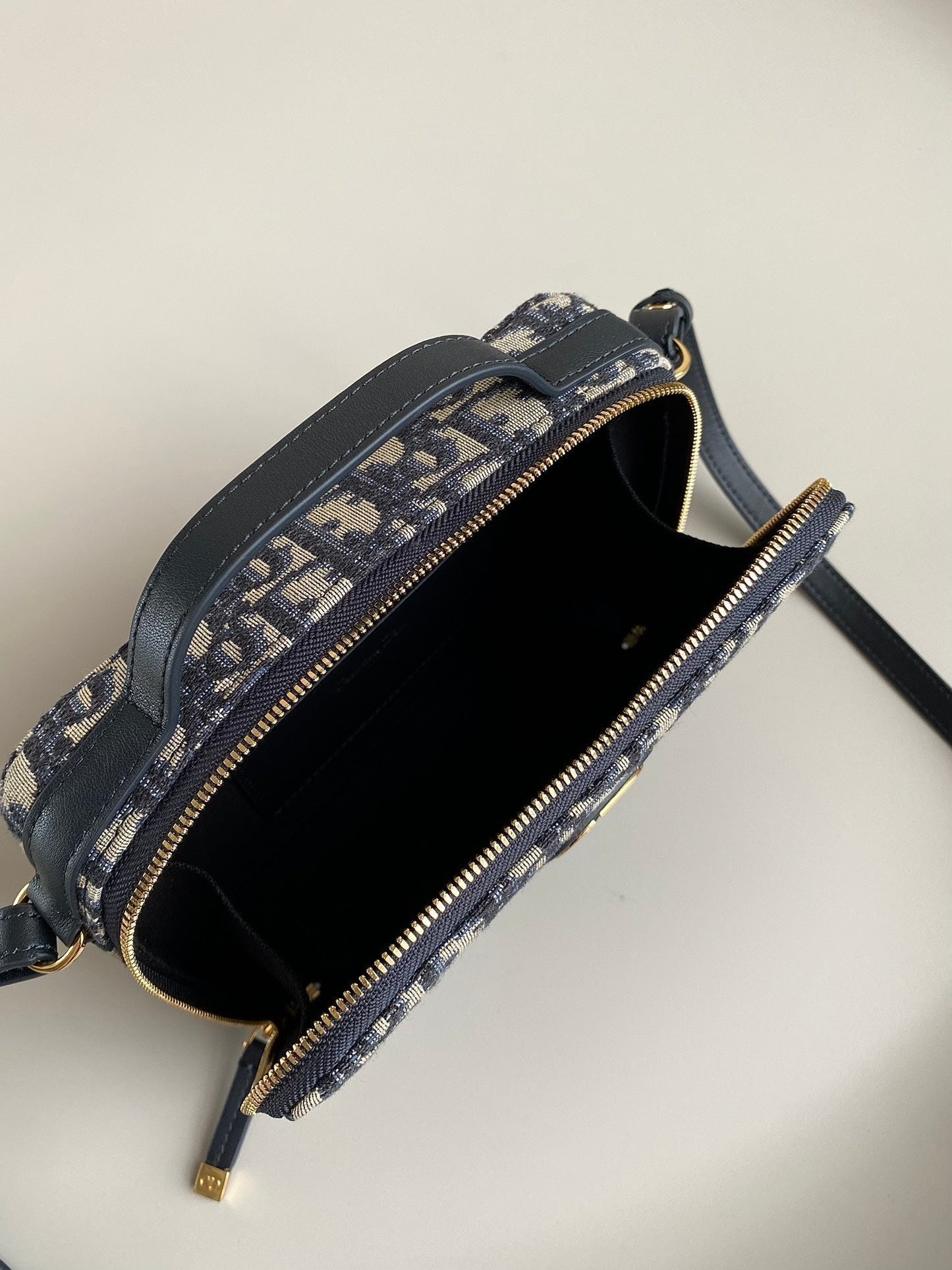 CARO 18 CAMERA BAG IN BLUE OBLIQUE JACQUARD