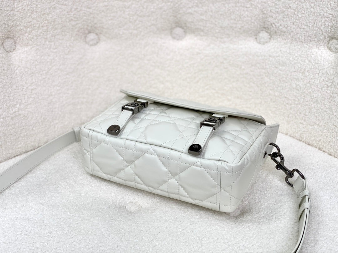 SMALL DIORCAMP BAG 23 IN WHITE CALFSKIN